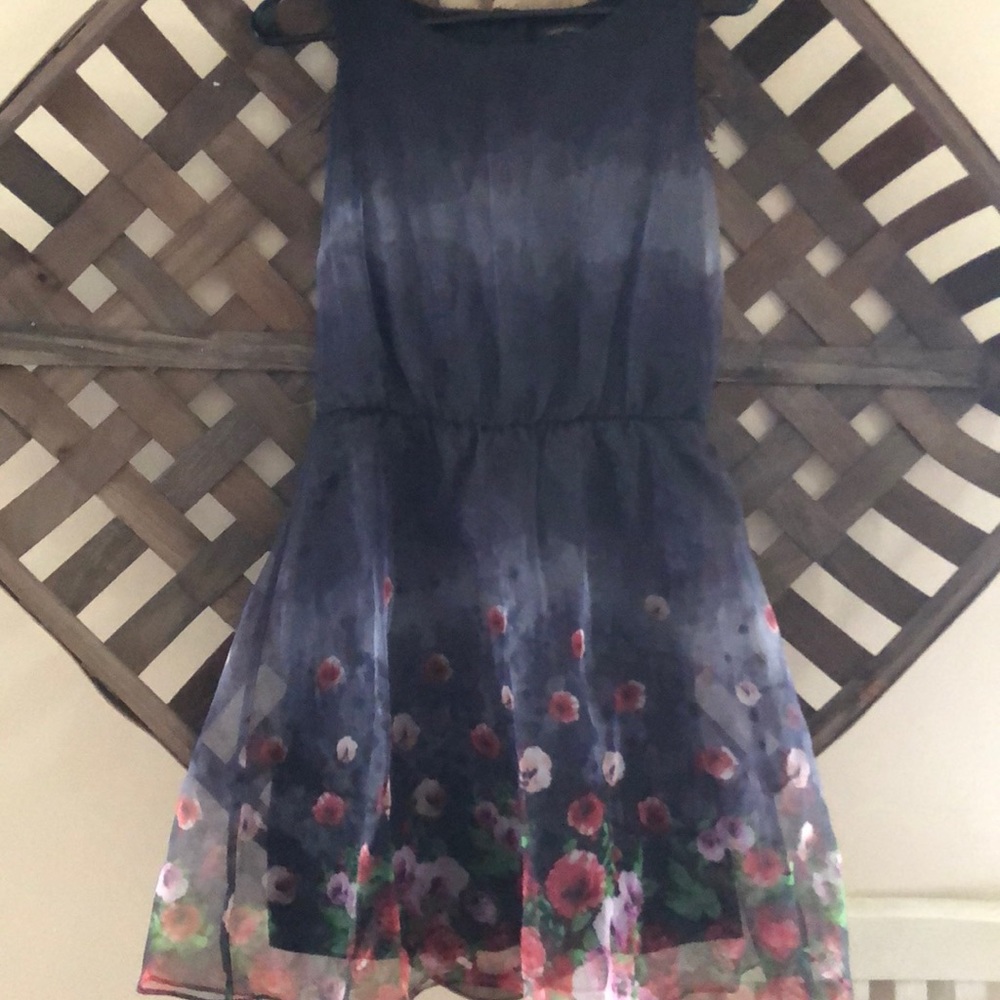 URBAN HEARTS FLORAL SUMMER DRESS SIZE SMALL